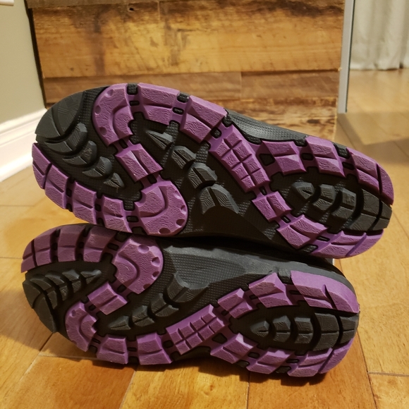 Brand new Absolute Canada kids' winter boots - Picture 5 of 14